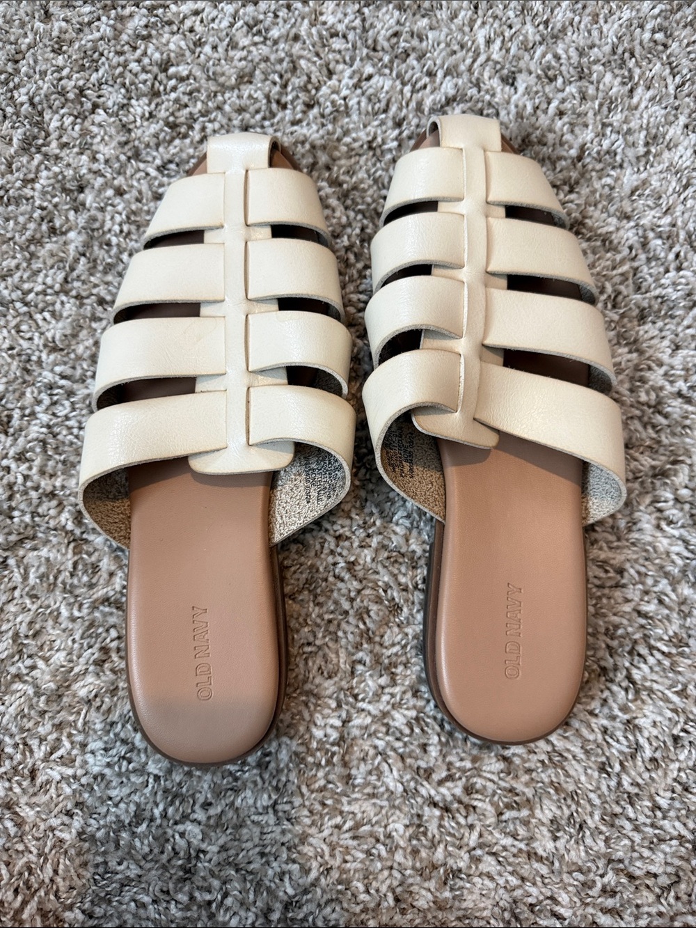 Old Navy Cream fisherman slides